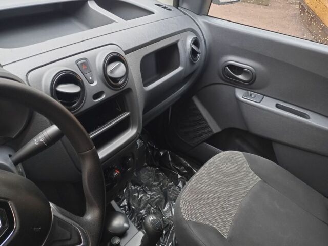 Белый Рено Другая, объемом двигателя 1.5 л и пробегом 2 тыс. км за 8000 $, фото 5 на Automoto.ua