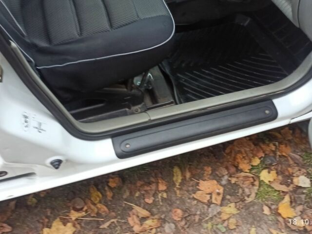 Белый Рено Другая, объемом двигателя 1.2 л и пробегом 238 тыс. км за 3700 $, фото 6 на Automoto.ua