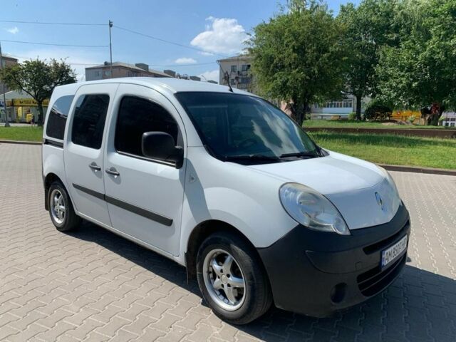 Белый Рено Другая, объемом двигателя 1.5 л и пробегом 277 тыс. км за 5700 $, фото 3 на Automoto.ua