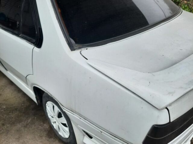 Білий Рено Інша, об'ємом двигуна 0 л та пробігом 200 тис. км за 761 $, фото 4 на Automoto.ua