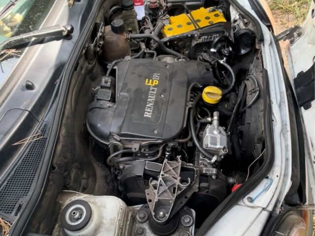 Белый Рено Другая, объемом двигателя 2.45 л и пробегом 470 тыс. км за 2900 $, фото 4 на Automoto.ua