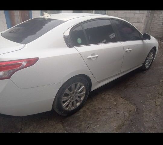 Белый Рено Другая, объемом двигателя 2 л и пробегом 170 тыс. км за 6500 $, фото 6 на Automoto.ua