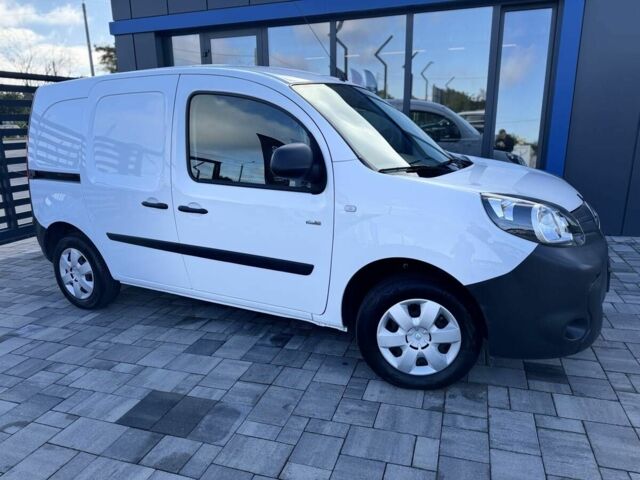 Білий Рено Інша, об'ємом двигуна 2.45 л та пробігом 39 тис. км за 9900 $, фото 5 на Automoto.ua