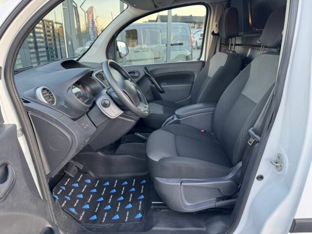 Білий Рено Інша, об'ємом двигуна 2.45 л та пробігом 27 тис. км за 11999 $, фото 19 на Automoto.ua