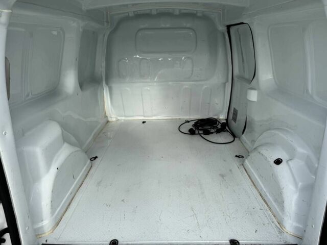 Білий Рено Інша, об'ємом двигуна 2.45 л та пробігом 83 тис. км за 10900 $, фото 21 на Automoto.ua