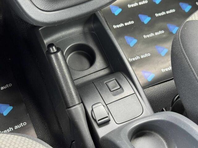 Білий Рено Інша, об'ємом двигуна 2.45 л та пробігом 83 тис. км за 10900 $, фото 20 на Automoto.ua