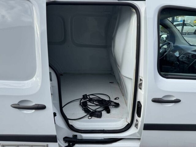 Білий Рено Інша, об'ємом двигуна 2.45 л та пробігом 83 тис. км за 10900 $, фото 22 на Automoto.ua