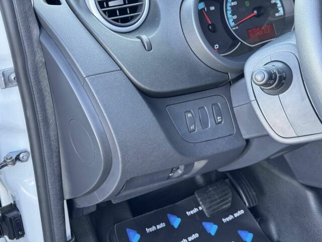 Білий Рено Інша, об'ємом двигуна 2.45 л та пробігом 39 тис. км за 9900 $, фото 14 на Automoto.ua