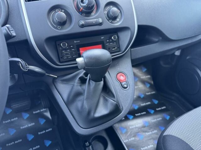 Білий Рено Інша, об'ємом двигуна 2.45 л та пробігом 39 тис. км за 9900 $, фото 17 на Automoto.ua