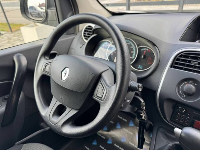 Білий Рено Інша, об'ємом двигуна 2.45 л та пробігом 83 тис. км за 10900 $, фото 4 на Automoto.ua