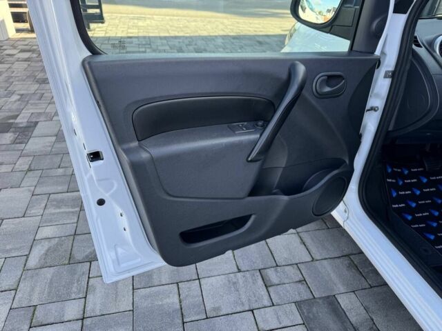 Білий Рено Інша, об'ємом двигуна 2.45 л та пробігом 39 тис. км за 9900 $, фото 13 на Automoto.ua