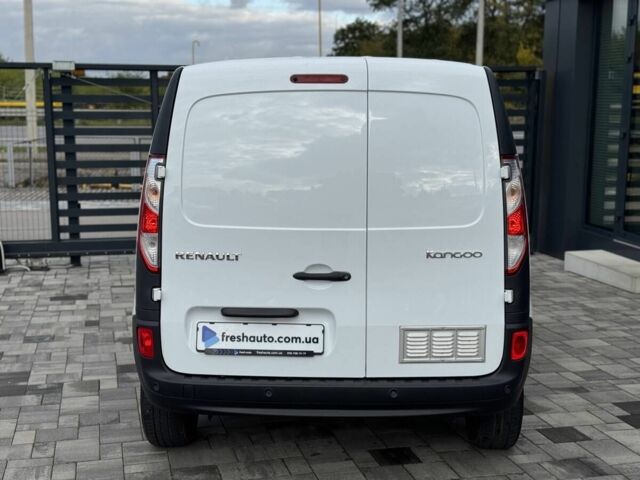 Білий Рено Інша, об'ємом двигуна 2.45 л та пробігом 83 тис. км за 10900 $, фото 11 на Automoto.ua