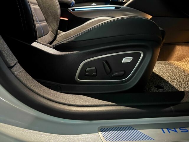 Белый Рено Другая, объемом двигателя 1.8 л и пробегом 30 тыс. км за 27500 $, фото 20 на Automoto.ua