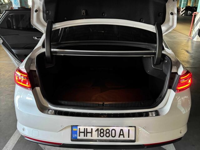 Белый Рено Другая, объемом двигателя 1.8 л и пробегом 30 тыс. км за 27500 $, фото 8 на Automoto.ua