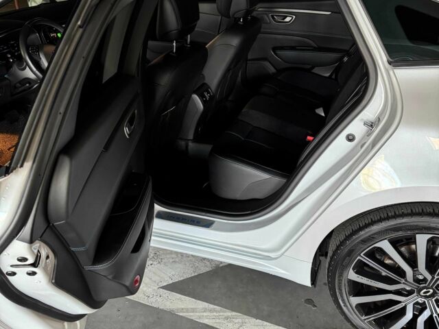 Белый Рено Другая, объемом двигателя 1.8 л и пробегом 30 тыс. км за 27500 $, фото 7 на Automoto.ua