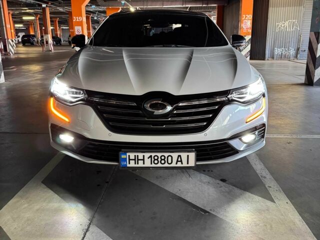 Белый Рено Другая, объемом двигателя 1.8 л и пробегом 30 тыс. км за 27500 $, фото 1 на Automoto.ua