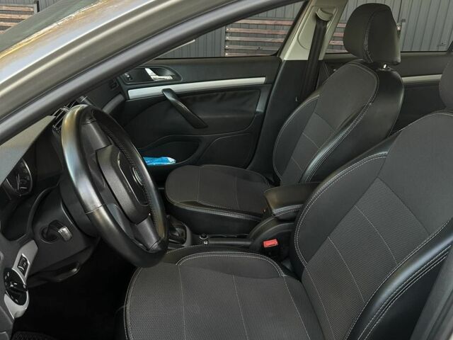 Бежевый Рено Другая, объемом двигателя 1.8 л и пробегом 262 тыс. км за 8200 $, фото 6 на Automoto.ua