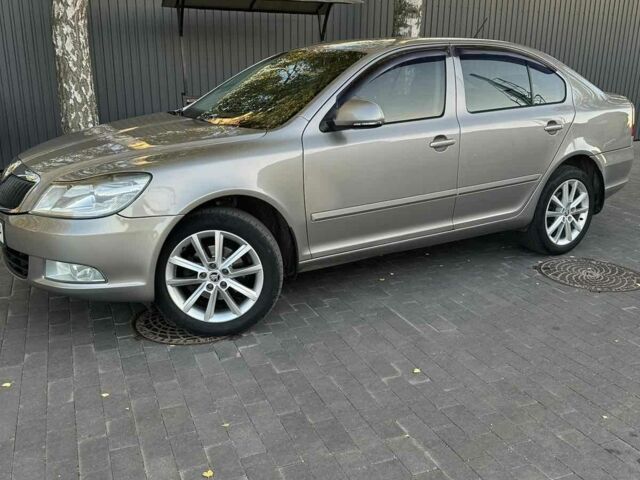 Бежевый Рено Другая, объемом двигателя 1.8 л и пробегом 262 тыс. км за 8200 $, фото 2 на Automoto.ua