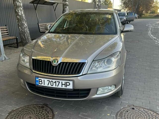 Бежевый Рено Другая, объемом двигателя 1.8 л и пробегом 262 тыс. км за 8200 $, фото 1 на Automoto.ua