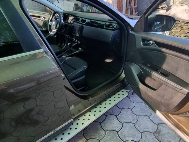 Коричневый Рено Другая, объемом двигателя 1.3 л и пробегом 29 тыс. км за 15700 $, фото 8 на Automoto.ua