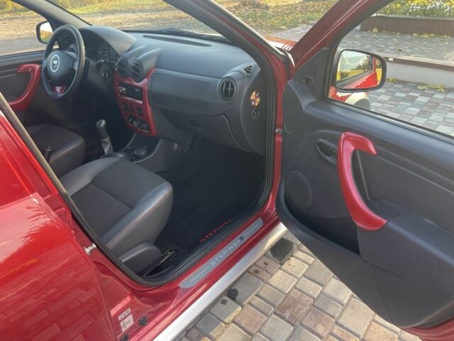 Красный Рено Другая, объемом двигателя 0 л и пробегом 191 тыс. км за 7200 $, фото 5 на Automoto.ua