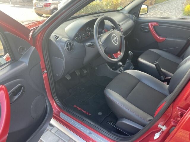 Красный Рено Другая, объемом двигателя 0 л и пробегом 191 тыс. км за 7200 $, фото 6 на Automoto.ua