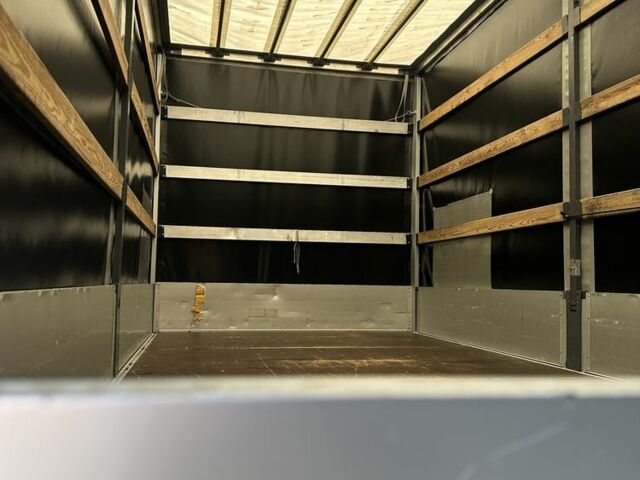 Рено Другая, объемом двигателя 0 л и пробегом 0 тыс. км за 18999 $, фото 8 на Automoto.ua