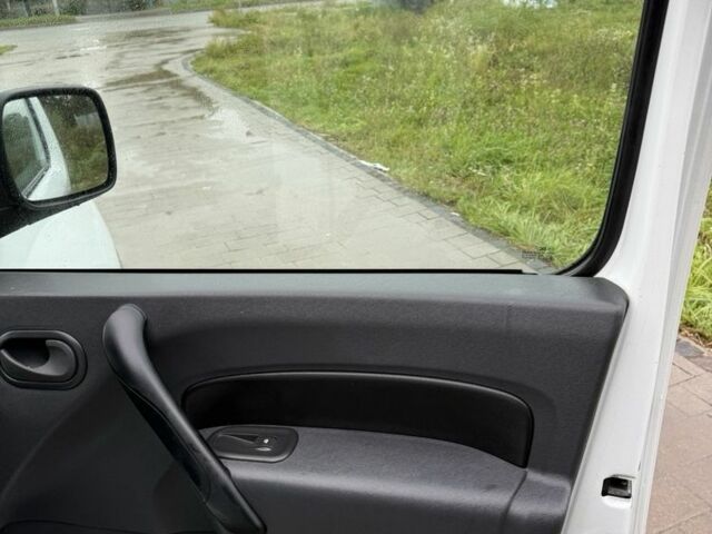 Рено Другая, объемом двигателя 0 л и пробегом 0 тыс. км за 5400 $, фото 15 на Automoto.ua