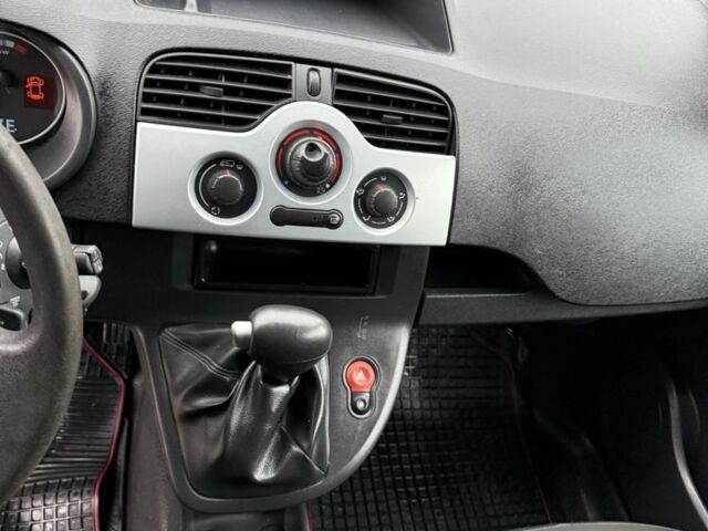 Рено Другая, объемом двигателя 0 л и пробегом 0 тыс. км за 5400 $, фото 9 на Automoto.ua