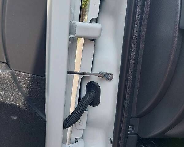 Рено Другая, объемом двигателя 2.3 л и пробегом 0 тыс. км за 17500 $, фото 10 на Automoto.ua