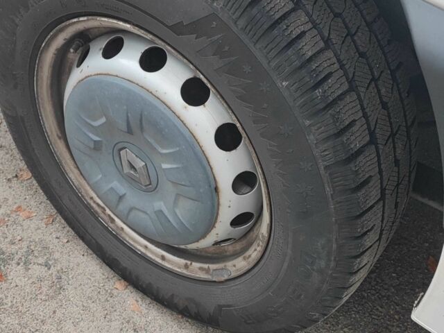 Рено Інша, об'ємом двигуна 0 л та пробігом 0 тис. км за 13000 $, фото 16 на Automoto.ua