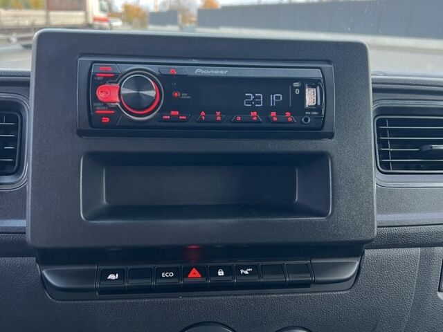 Рено Другая, объемом двигателя 0 л и пробегом 0 тыс. км за 18555 $, фото 10 на Automoto.ua