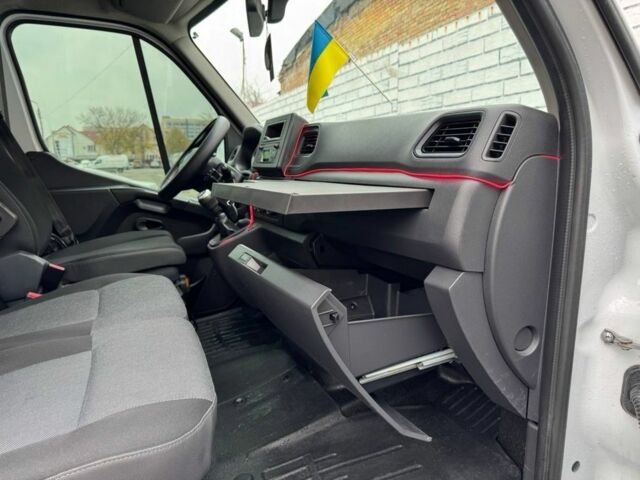 Рено Інша, об'ємом двигуна 0 л та пробігом 0 тис. км за 21000 $, фото 19 на Automoto.ua