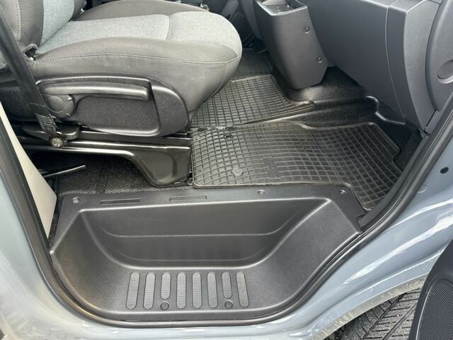 Рено Другая, объемом двигателя 0 л и пробегом 0 тыс. км за 23500 $, фото 15 на Automoto.ua