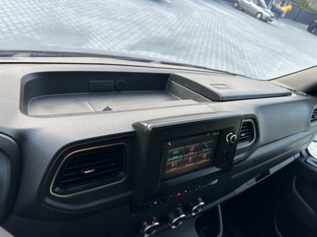 Рено Другая, объемом двигателя 0 л и пробегом 0 тыс. км за 21200 $, фото 10 на Automoto.ua