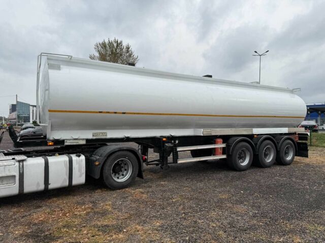 Рено Другая, объемом двигателя 0 л и пробегом 0 тыс. км за 45000 $, фото 4 на Automoto.ua