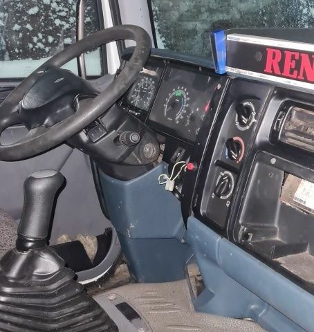 Рено Другая, объемом двигателя 2.3 л и пробегом 0 тыс. км за 3700 $, фото 5 на Automoto.ua