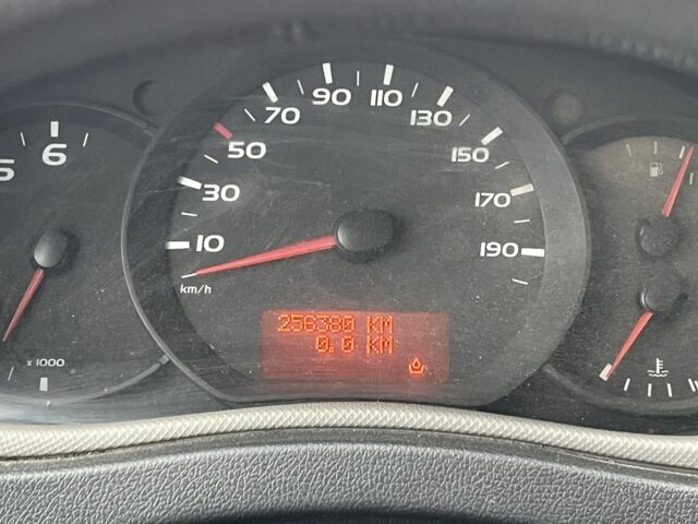 Рено Другая, объемом двигателя 2.3 л и пробегом 0 тыс. км за 10500 $, фото 6 на Automoto.ua