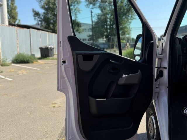 Рено Другая, объемом двигателя 2.3 л и пробегом 0 тыс. км за 14800 $, фото 8 на Automoto.ua