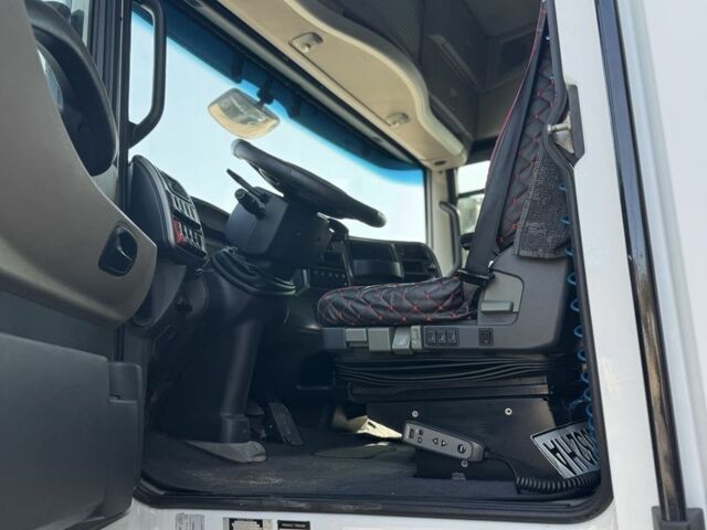 Рено Інша, об'ємом двигуна 0 л та пробігом 0 тис. км за 14000 $, фото 11 на Automoto.ua