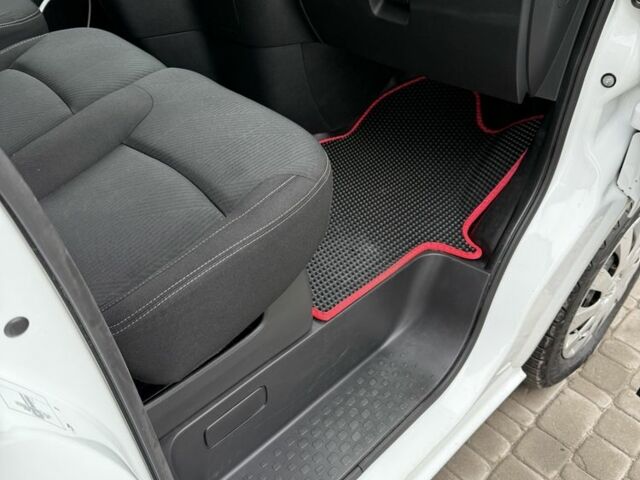 Рено Другая, объемом двигателя 0 л и пробегом 0 тыс. км за 15400 $, фото 16 на Automoto.ua