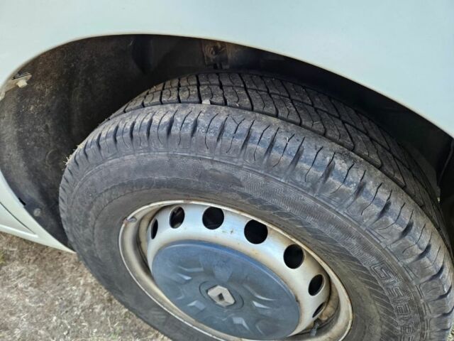 Рено Інша, об'ємом двигуна 0 л та пробігом 0 тис. км за 18000 $, фото 8 на Automoto.ua