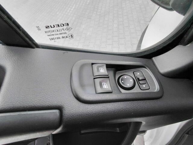 Рено Другая, объемом двигателя 0 л и пробегом 0 тыс. км за 19999 $, фото 18 на Automoto.ua