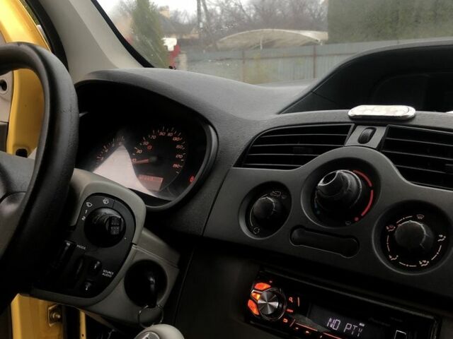 Желтый Рено Другая, объемом двигателя 1.5 л и пробегом 255 тыс. км за 5500 $, фото 5 на Automoto.ua