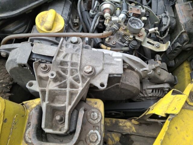 Желтый Рено Другая, объемом двигателя 1.9 л и пробегом 268 тыс. км за 2500 $, фото 4 на Automoto.ua