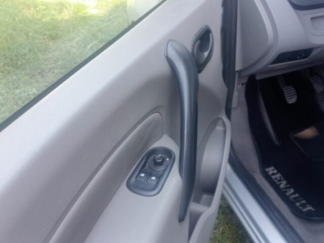 Сірий Рено Інша, об'ємом двигуна 1.6 л та пробігом 200 тис. км за 6100 $, фото 6 на Automoto.ua