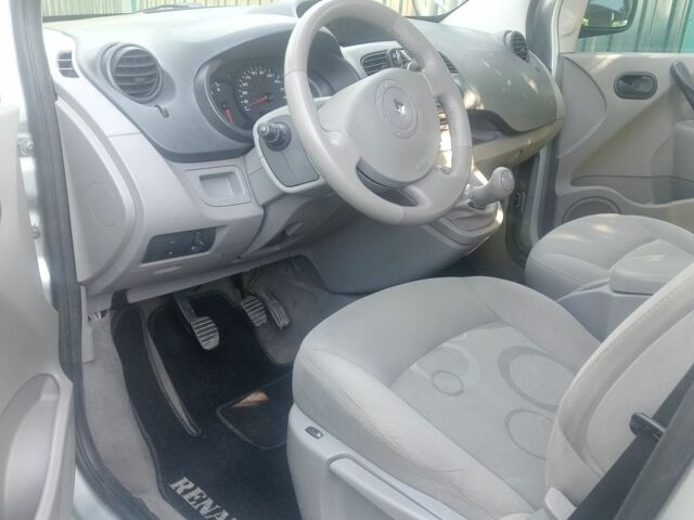 Сірий Рено Інша, об'ємом двигуна 1.6 л та пробігом 200 тис. км за 6100 $, фото 5 на Automoto.ua