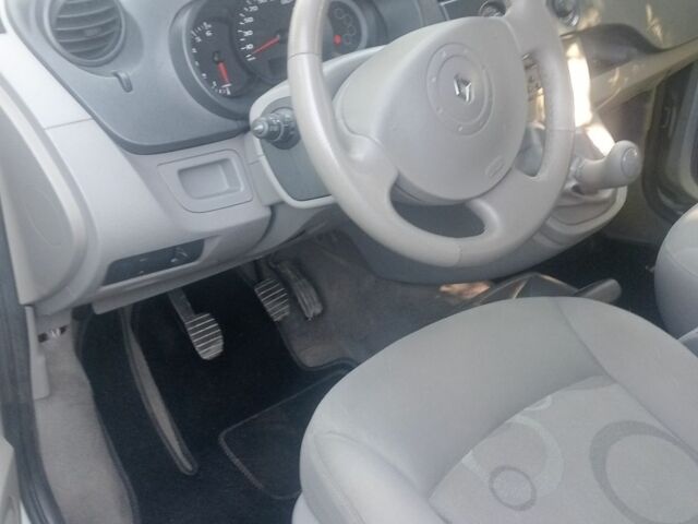 Сірий Рено Інша, об'ємом двигуна 1.6 л та пробігом 200 тис. км за 6100 $, фото 8 на Automoto.ua