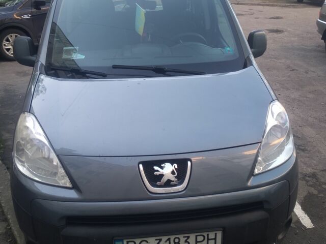 Рено Другая 2011 в Сокале на Automoto.ua Серый Рено Другая, объемом двигателя 1.6 л и пробегом 275 тыс. км за 6300 $, фото 1 на Automoto.ua