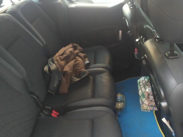 Рено Другая 2011 в Сокале на Automoto.ua Серый Рено Другая, объемом двигателя 1.6 л и пробегом 275 тыс. км за 6300 $, фото 8 на Automoto.ua